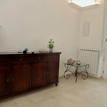 La Dimora Delle Sorelle بيت ضيافة
